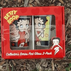 Betty Boop Collectable Pint Glass 2-Pack 16 fl oz
